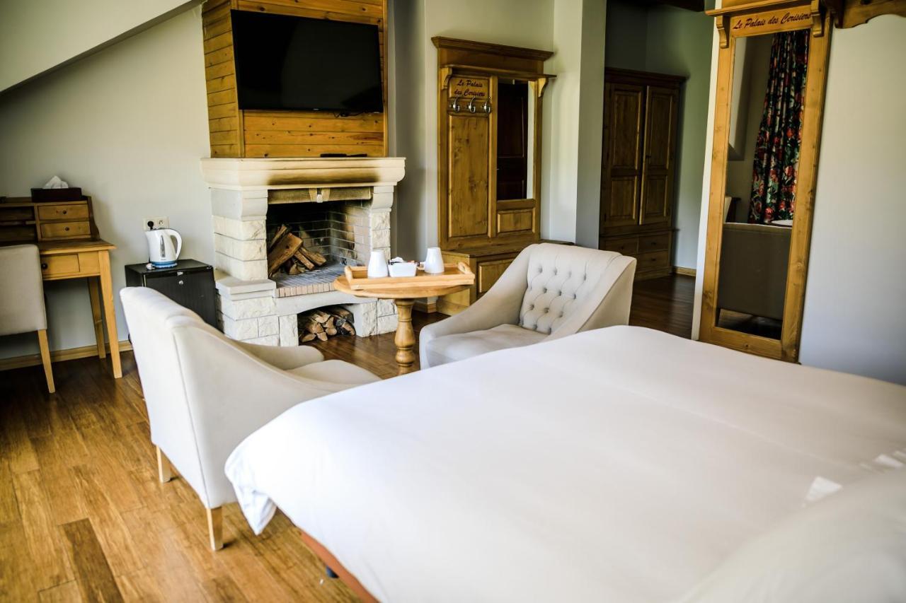 Le Palais Des Cerisiers Hotell Azrou Exteriör bild