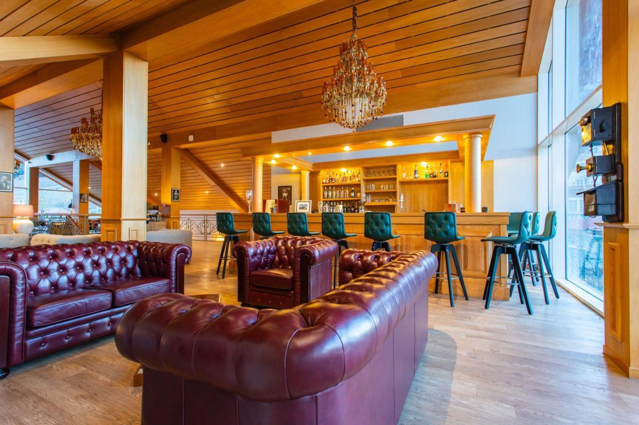 Le Palais Des Cerisiers Hotell Azrou Exteriör bild