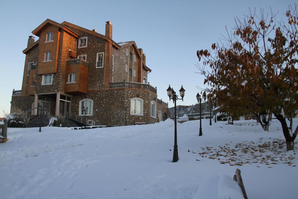 Le Palais Des Cerisiers Hotell Azrou Exteriör bild